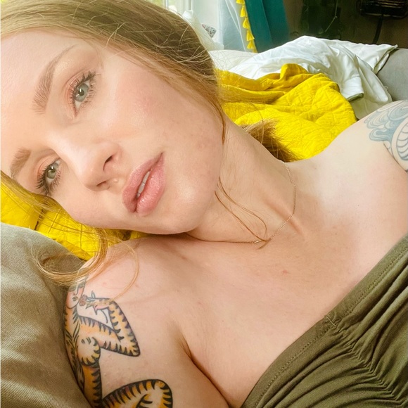 Meet your Posher, Lindsay - Picture 1 of 4